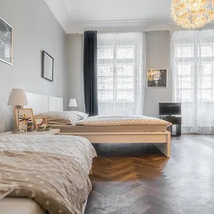 Apartment Bright Studio Close To Charles Bridge And Castle, Prag
