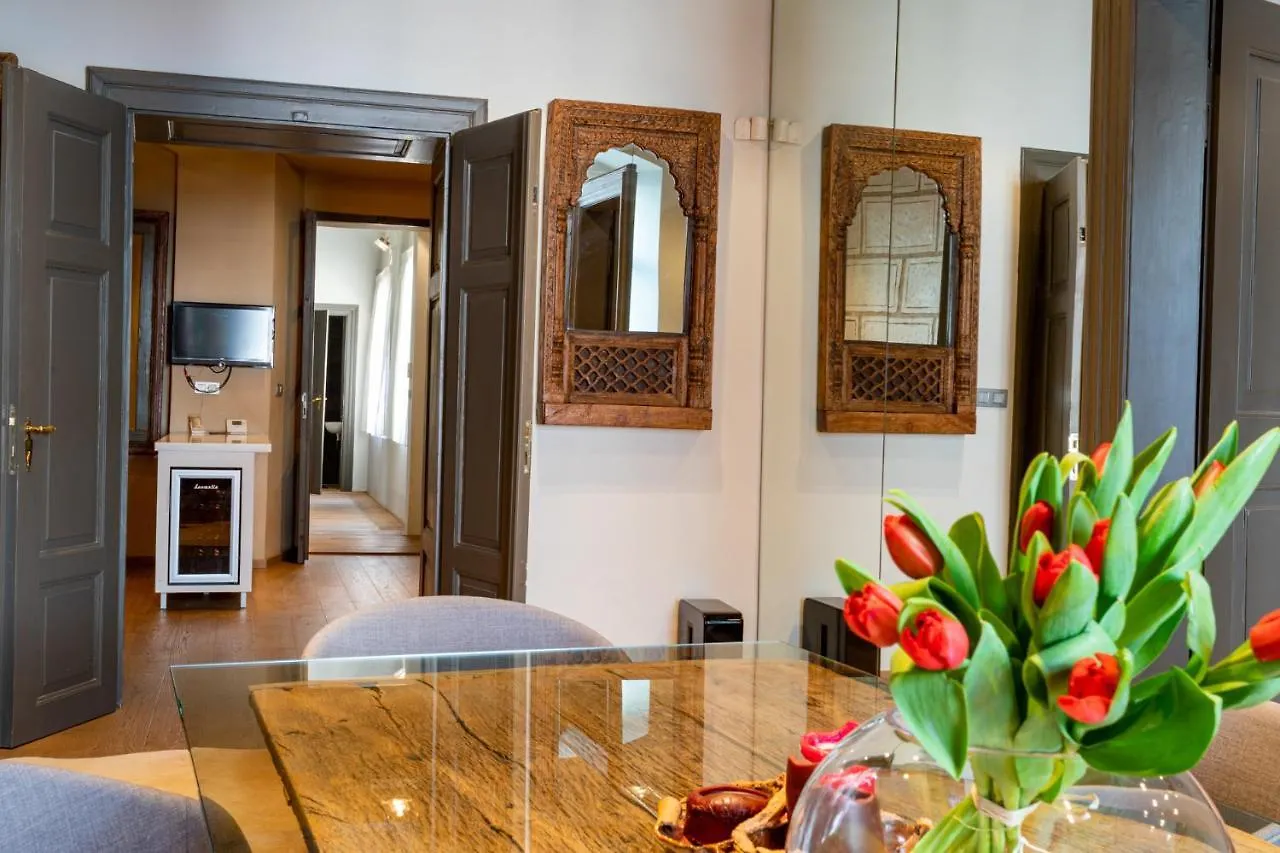Mostecka Apartment Praag