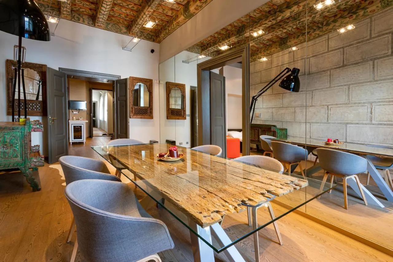 Mostecka Apartment Praga