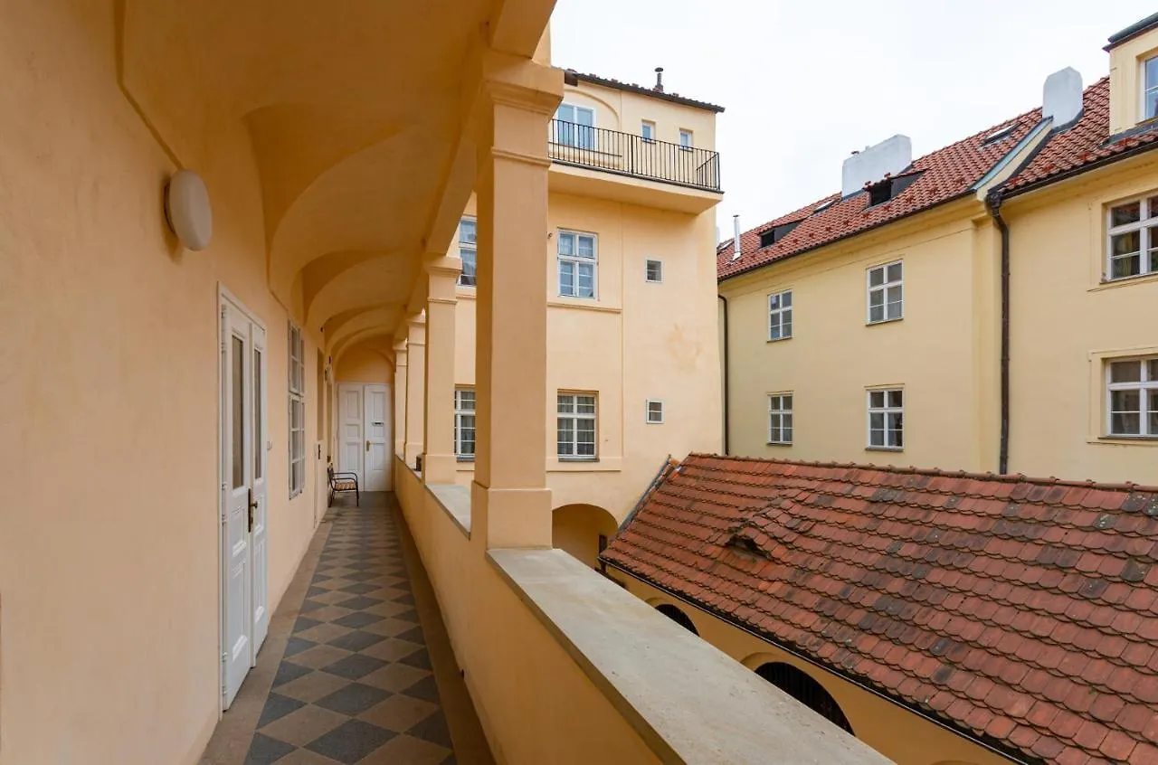 Mostecka Apartment Praag