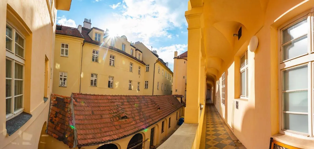 Mostecka Apartment Praga